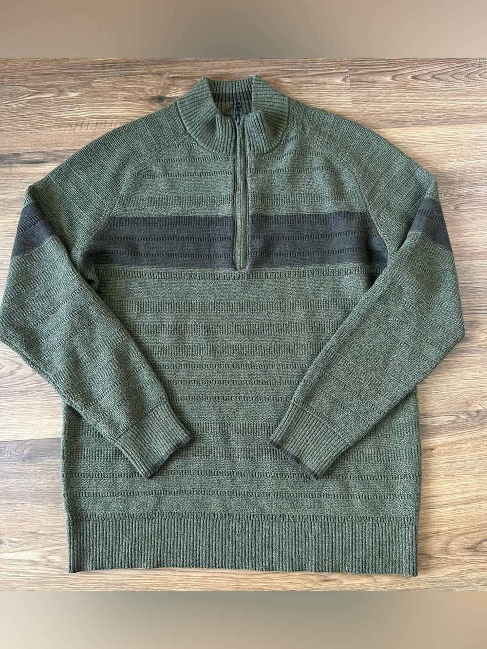 Smartwool 1/4 Zip Pullover Sweater Men Large Wool Blend Green Stripe Preppy EUC